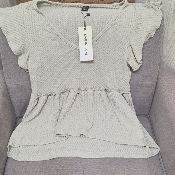 Shein Large cool sage green shirt - Picture 1 of 1